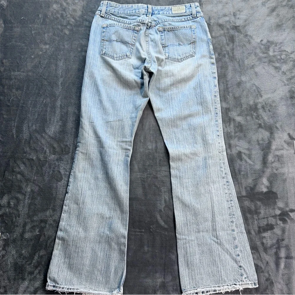 BKE Denim Jeans Women's 28x31.5 Liberty Flare Leg Distressed Low Rise Light Wash - Picture 9 of 16